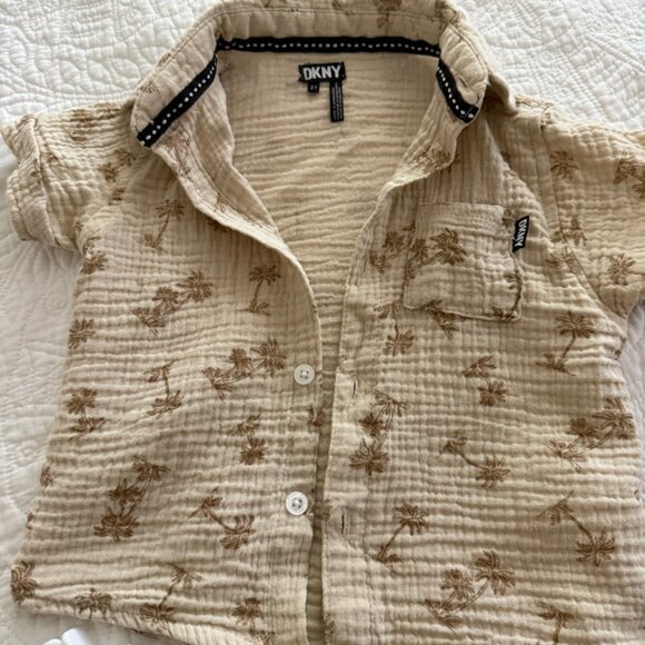 DKNY toddler boy  Summer outfit - size 2T - Picture 3 of 4